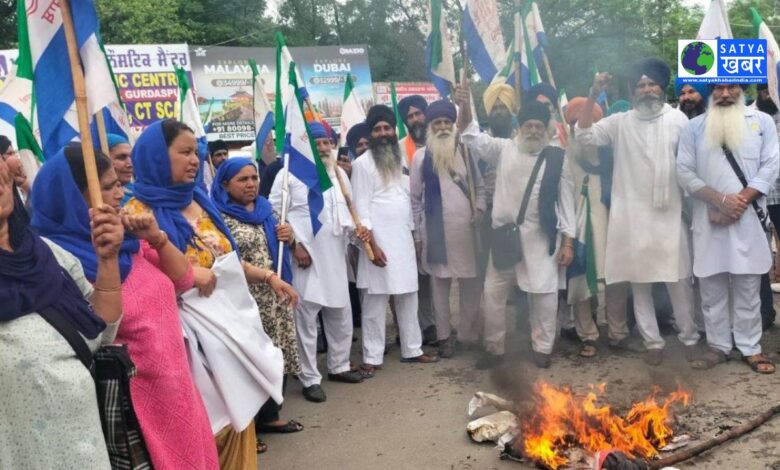 Kisan Andolan: बजट से नाराज किसान संगठनों ने सरकार के पुतले जलाए, आंदोलन को तीव्र करने की चेतावनी