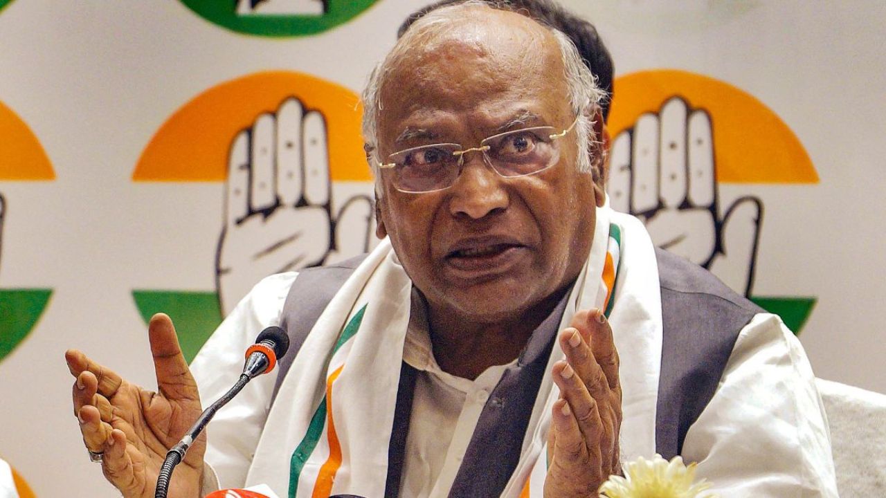 Mallikarjun Kharge: पीएम मोदी की चुनावी वादों पर आलोचना, 'मोदी की गारंटी' को बताया अमानवीय मजाक