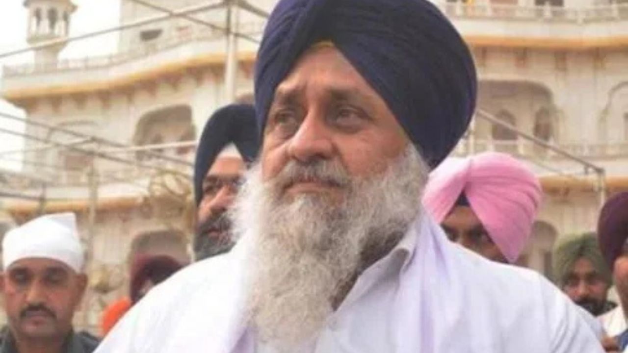 अकाल तख्त का ऐतिहासिक फैसला, पूर्व पंजाब डिप्टी CM Sukhbir Singh Badal को जूते और बर्तन साफ करने की सजा