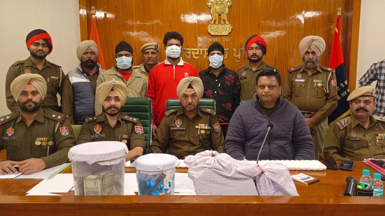 Punjab news: अंतरराज्यीय ड्रग तस्करी रैकेट का भंडाफोड़, तीन गिरफ्तार, 19 लाख की ड्रग मनी और पिस्टल बरामद