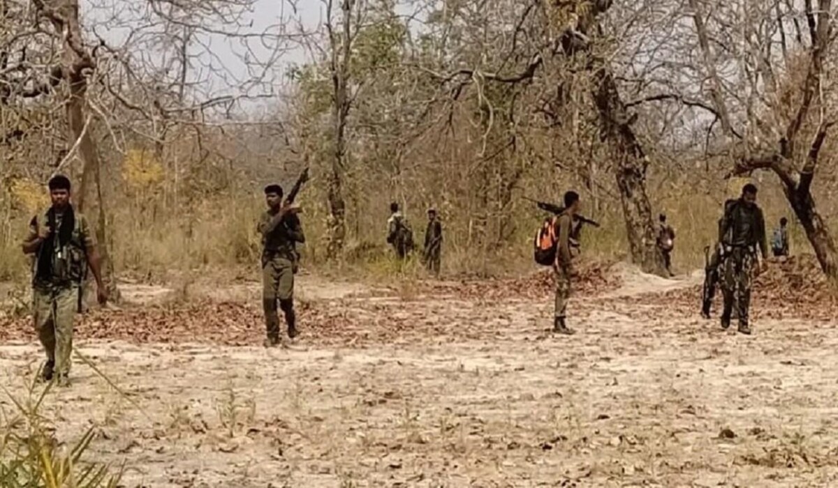 Naxal Encounter in Bijapur: छत्तीसगढ़-तेलंगाना सीमा पर नक्सलियों के खिलाफ बड़ा हमला, 7 नक्सली ढेर