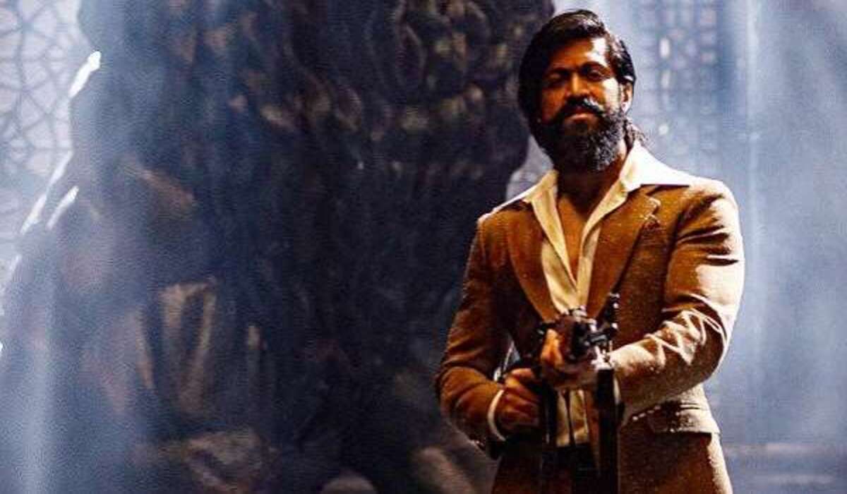 KGF: "माँ के साथ भावनात्मक दृश्य" की कहानी, यश ने 6 साल पूरे होने पर किया खुलासा