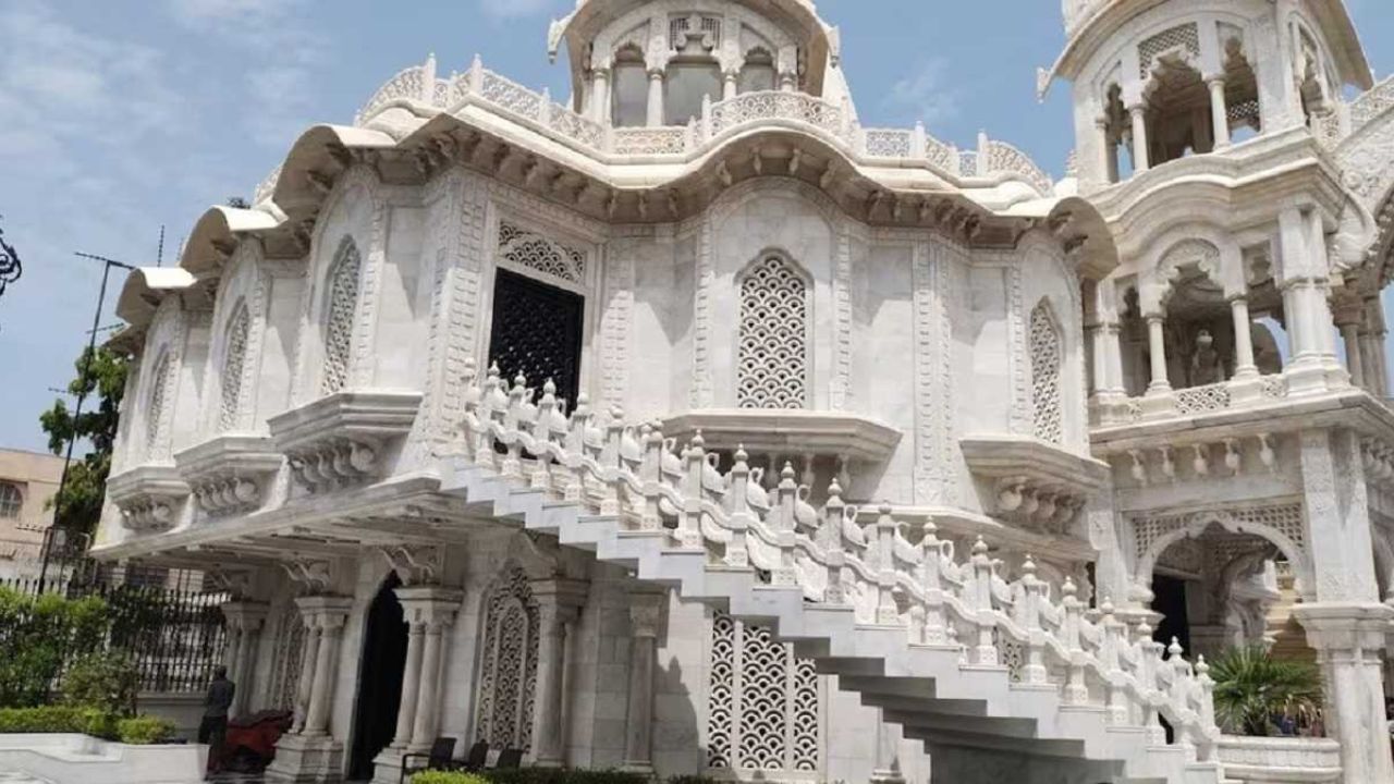 Vrindavan: ISKCON मंदिर की दान राशि हड़पने वाला कर्मचारी मथुरा में हुआ फरार, पुलिस ने दर्ज किया मामला