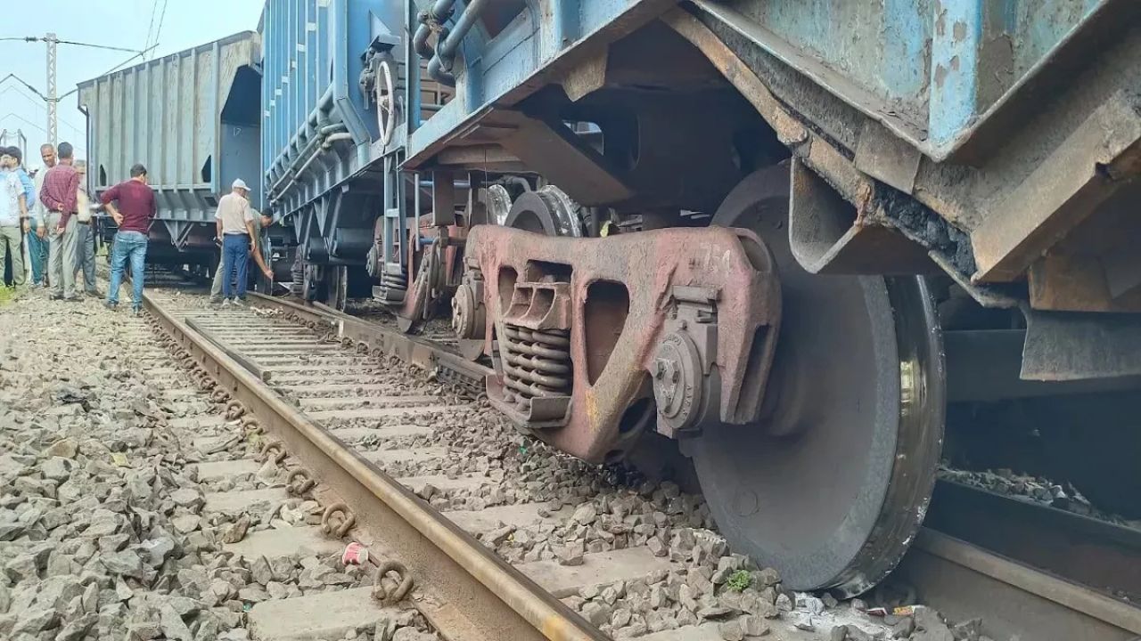 Punjab train accident: पंजाब रेल हादसा: फगवाड़ा में बड़ा रेल हादसा, मालगाड़ी पटरी से उतरी