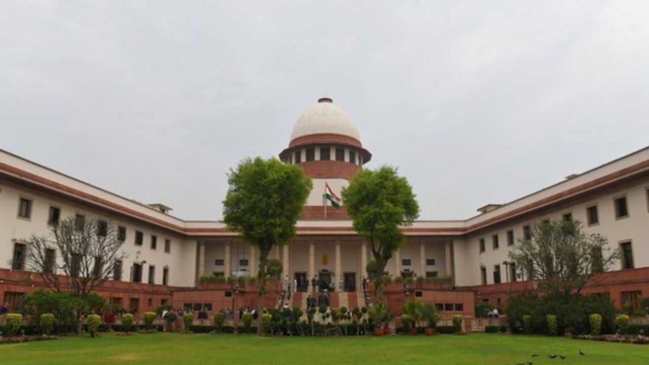 Supreme Court Guide Tour: सुप्रीम कोर्ट के दरवाजे आम जनता के लिए खुले, जानें अंदर से कोर्ट देखने का तरीका