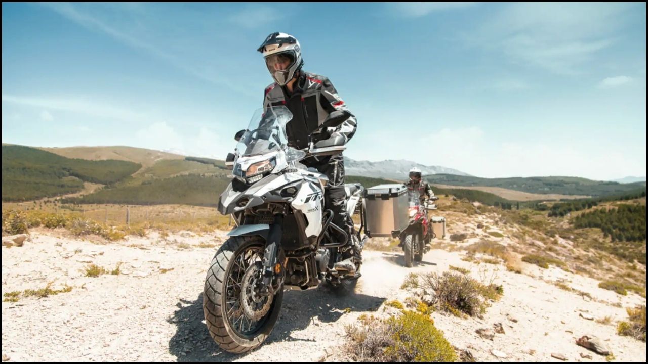 Benelli ने फिर मचाया तहलका: TRK 502 और 502X के नए अवतार से उठे रोमांच की लहरें!