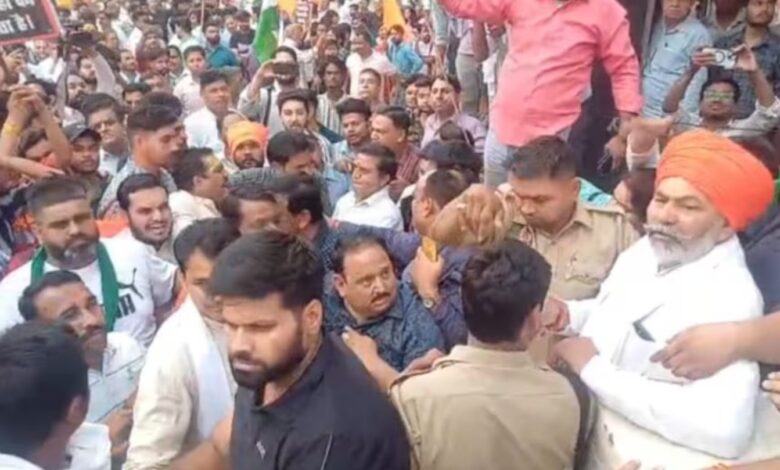 राकेश टिकैत के साथ जन आक्रोश रैली में बर्ताव पर बवाल, नरेश टिकैत ने बुलाई किसान महापंचायत