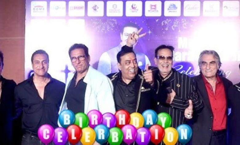 Vindu Dara Singh Birthday Bash: विंदू दारा सिंह के बर्थडे पर उड़े 500 के नोट, ड्रम की बीट पर मचा धमाल