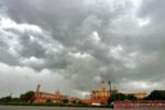 IMD Rain Forecast: दिल्ली में अचानक मौसम ने लिया मोड़, बारिश से राहत और गर्मी से राहत का राज़ खुला