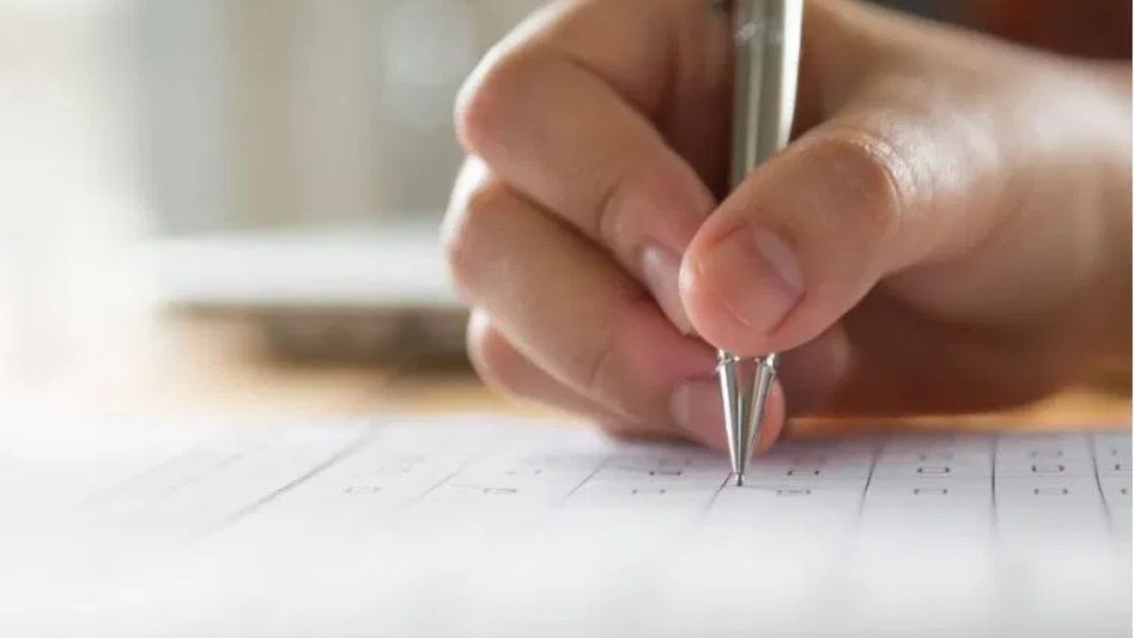 SSC Recruitment: जून में सरकारी नौकरी की बारिश SSC लेकर आया 8 बड़ी भर्तियां तैयारी में जुटे उम्मीदवार