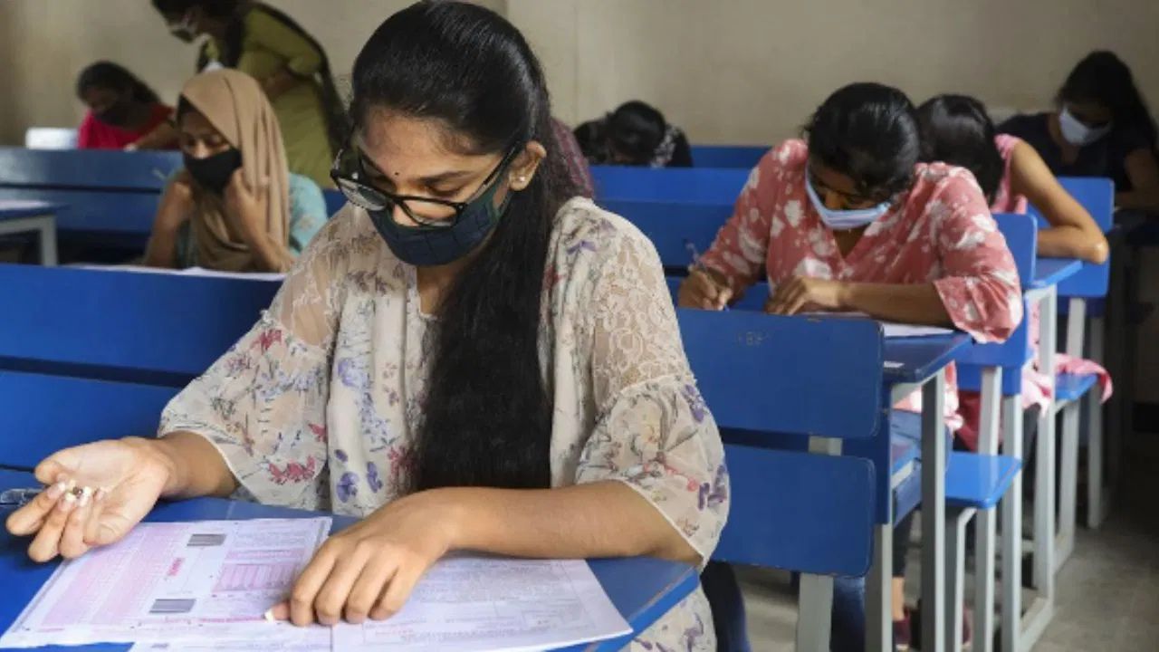 CUET UG 2025: CUET UG की परीक्षा रद्द हुए केंद्रों पर नई तारीख की प्रतीक्षा अब एडमिट कार्ड भी होंगे नए