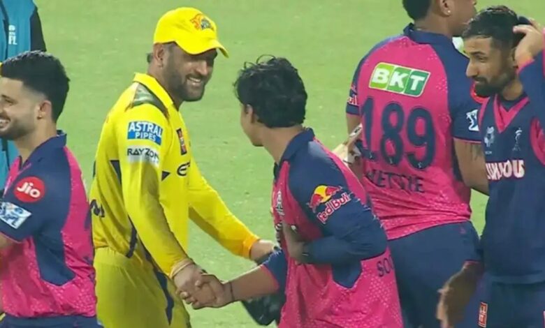 MS Dhoni: तीस सेकंड का वीडियो और पूरी दुनिया को समझ आ गया कि धोनी क्यों हैं हर दिल के हीरो