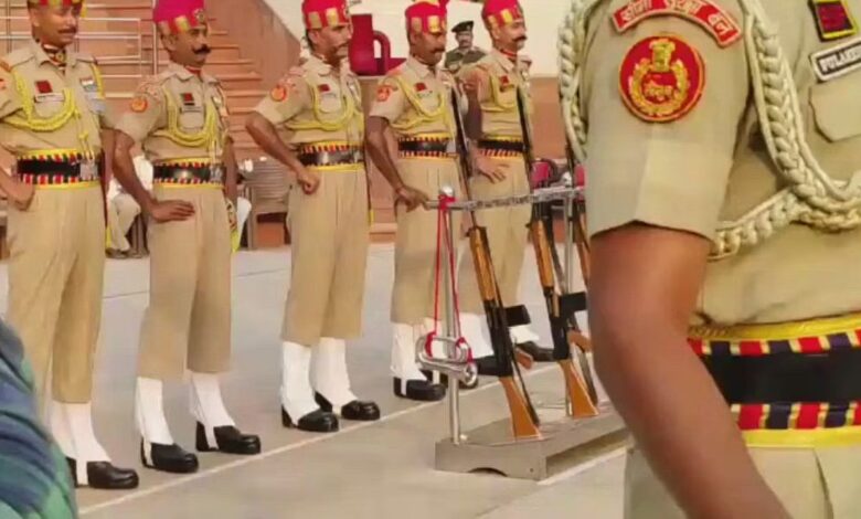 Punjab News: दोनों देशों की गैलरियों में नारे और जोश ने बढ़ाया युद्ध जैसा तनाव इस रिट्रीट समारोह की अनसुनी सच्चाई