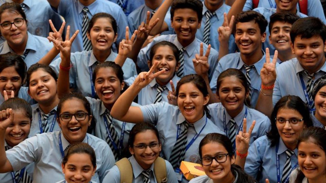 Chhattisgarh Board Result: 10वीं की परीक्षा समाप्त होने के बाद छात्रों का इंतजार खत्म! जानिए कैसे चेक करें अपना रिजल्ट 