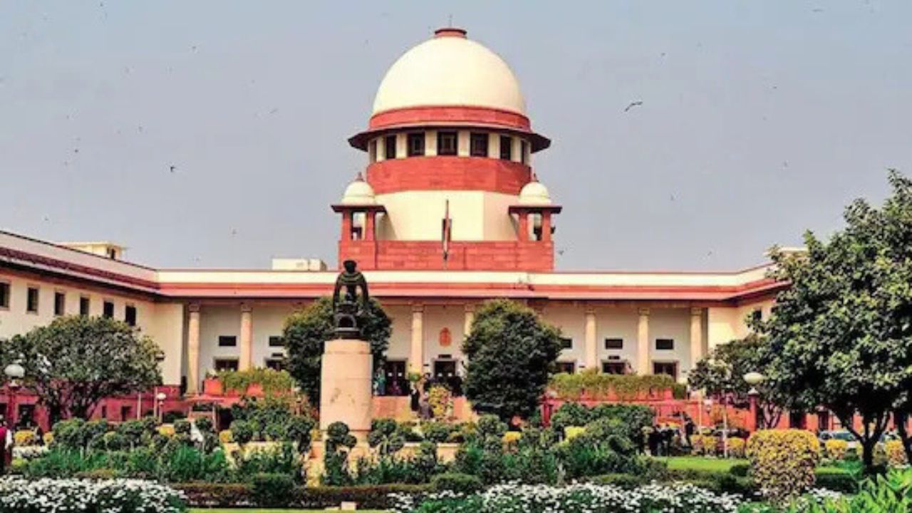 Supreme Court: जब महिला राफेल उड़ा सकती है तो JAG में क्यों नहीं? Supreme Court का कड़ा सवाल