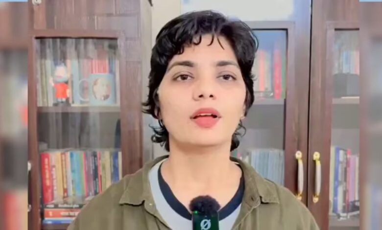 Neha Singh Rathore: नेहा सिंह राठौर की मुसीबतें बढ़ीं! अयोध्या में दर्ज हुआ मामला, कानूनी कार्रवाई के बीच उठे कई सवाल