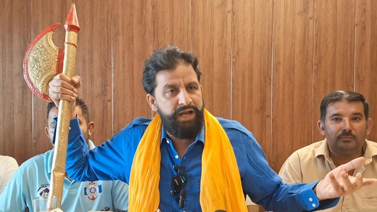 Naveen Jaihind का बड़ा बयान: परशुराम जन्मोत्सव में विघ्न डालने वाले राक्षस फरसे को देख लेना