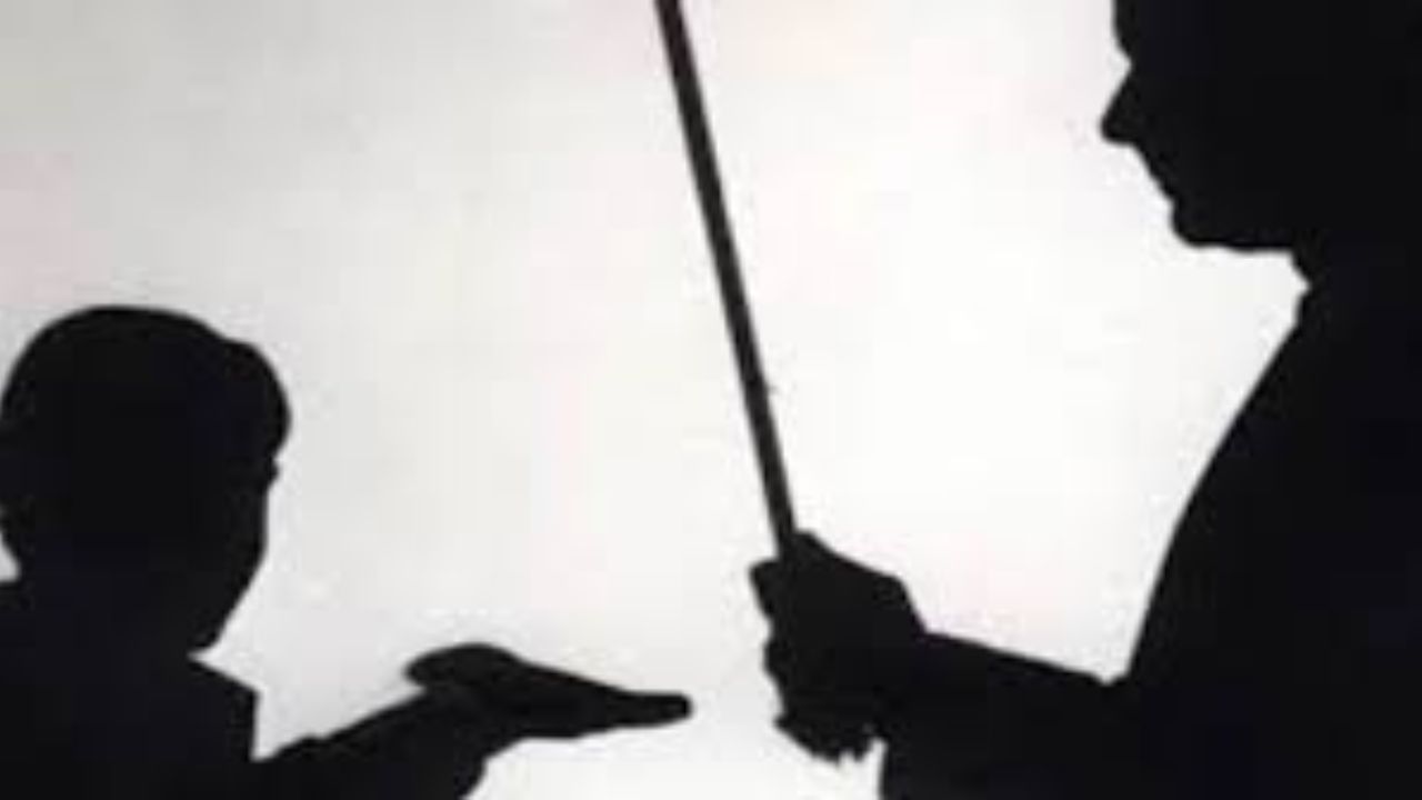 Haryana: रतिया में मासूम पर कहर! शिक्षक की पिटाई से बच्ची अस्पताल पहुंची, पुलिस जांच में उलझा शिक्षक का मामला