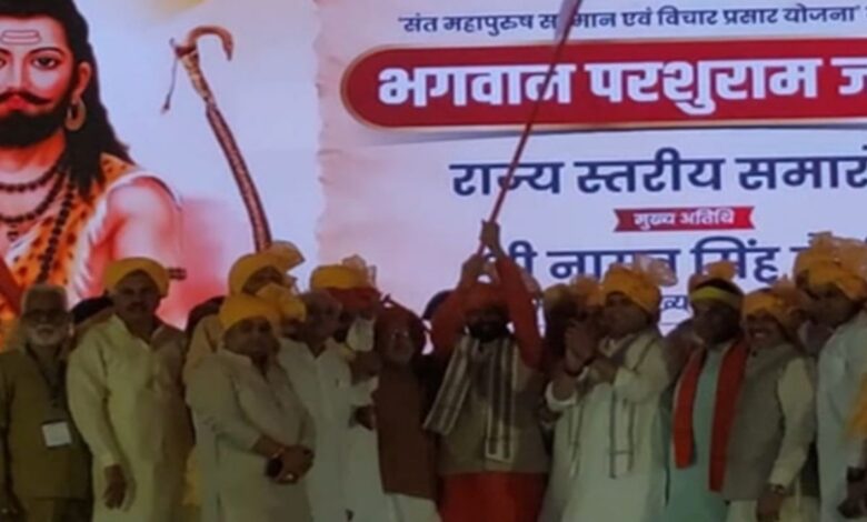 Haryana: रोहतक में रिकॉर्डतोड़ भीड़, मुख्यमंत्री ने किए 5 विकास परियोजनाओं के शिलान्यास