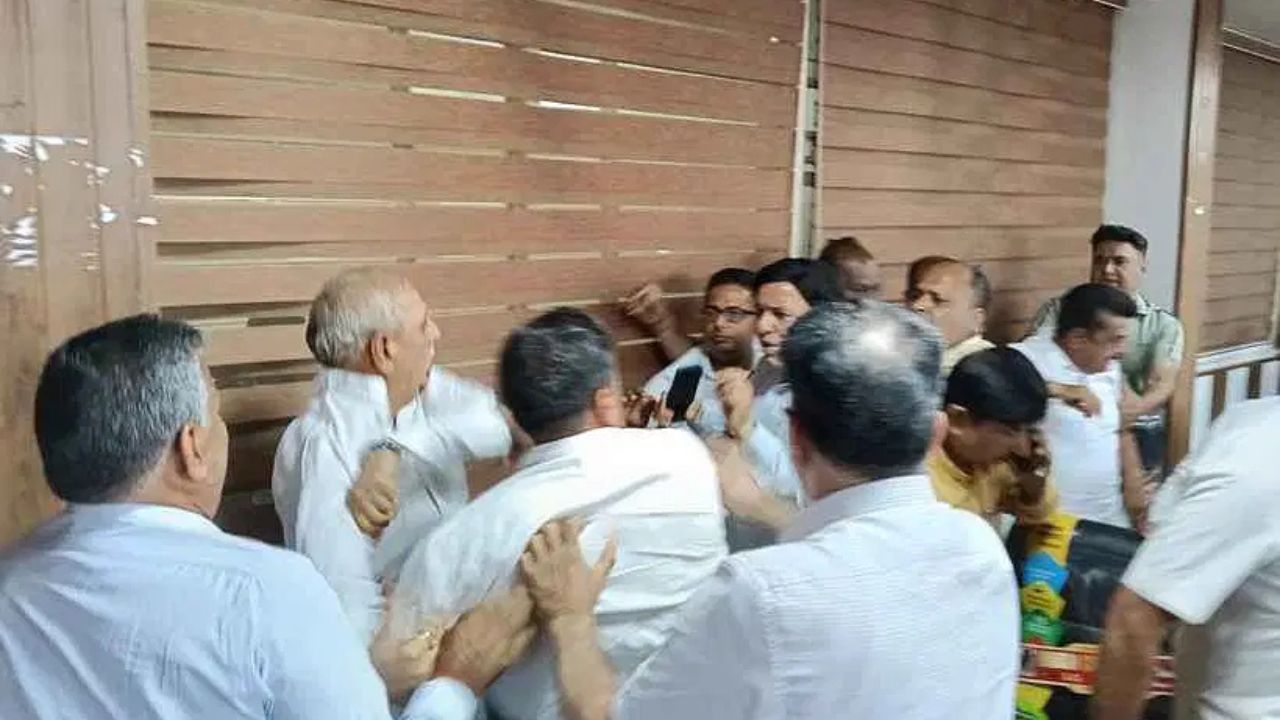 Haryana: नगर परिषद अध्यक्ष ने स्थगित की बैठक, विधायक की शिकायत पर तीन दिन में तय होगी कार्रवाई
