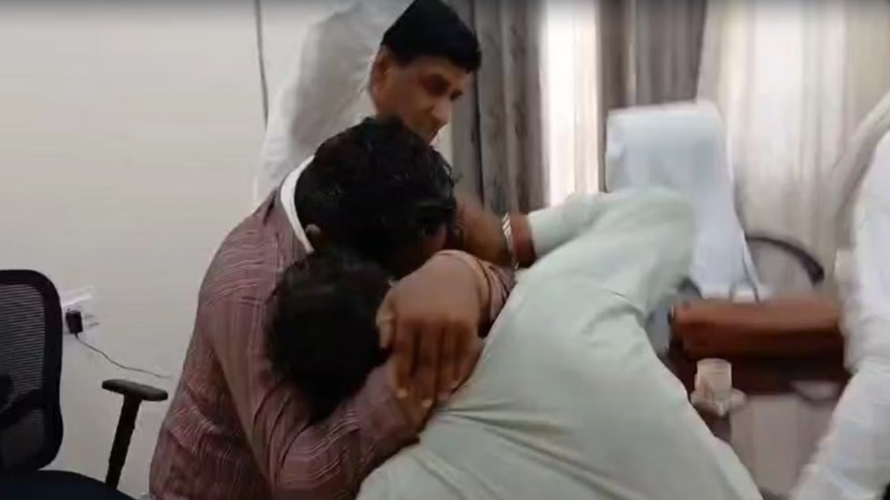Haryana News: पूर्व सरपंच धर्मपाल शर्मा की मौजूदगी में पहुंचा सर्वजीत सिंह, फिर क्या हुआ?