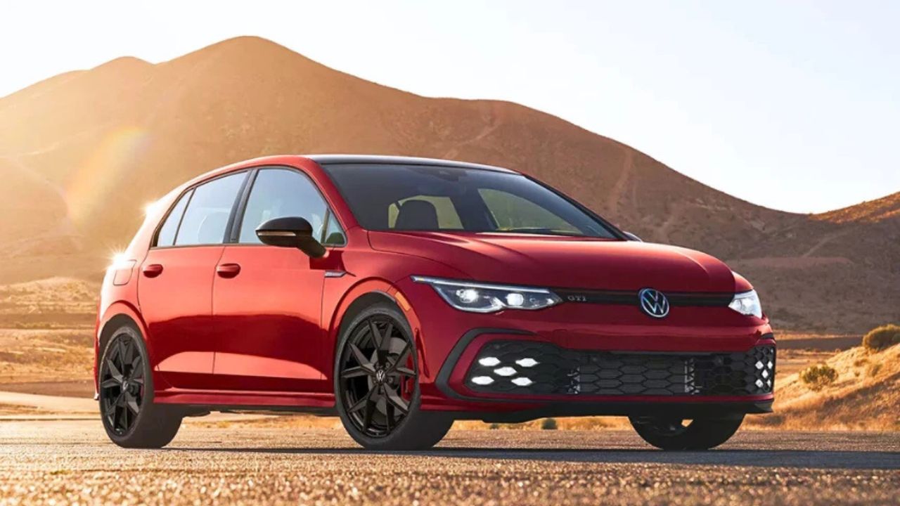 Volkswagen Golf GTI की पहली झलक ने ही मचा दी सनसनी, लॉन्च से पहले बिकी पहली खेप