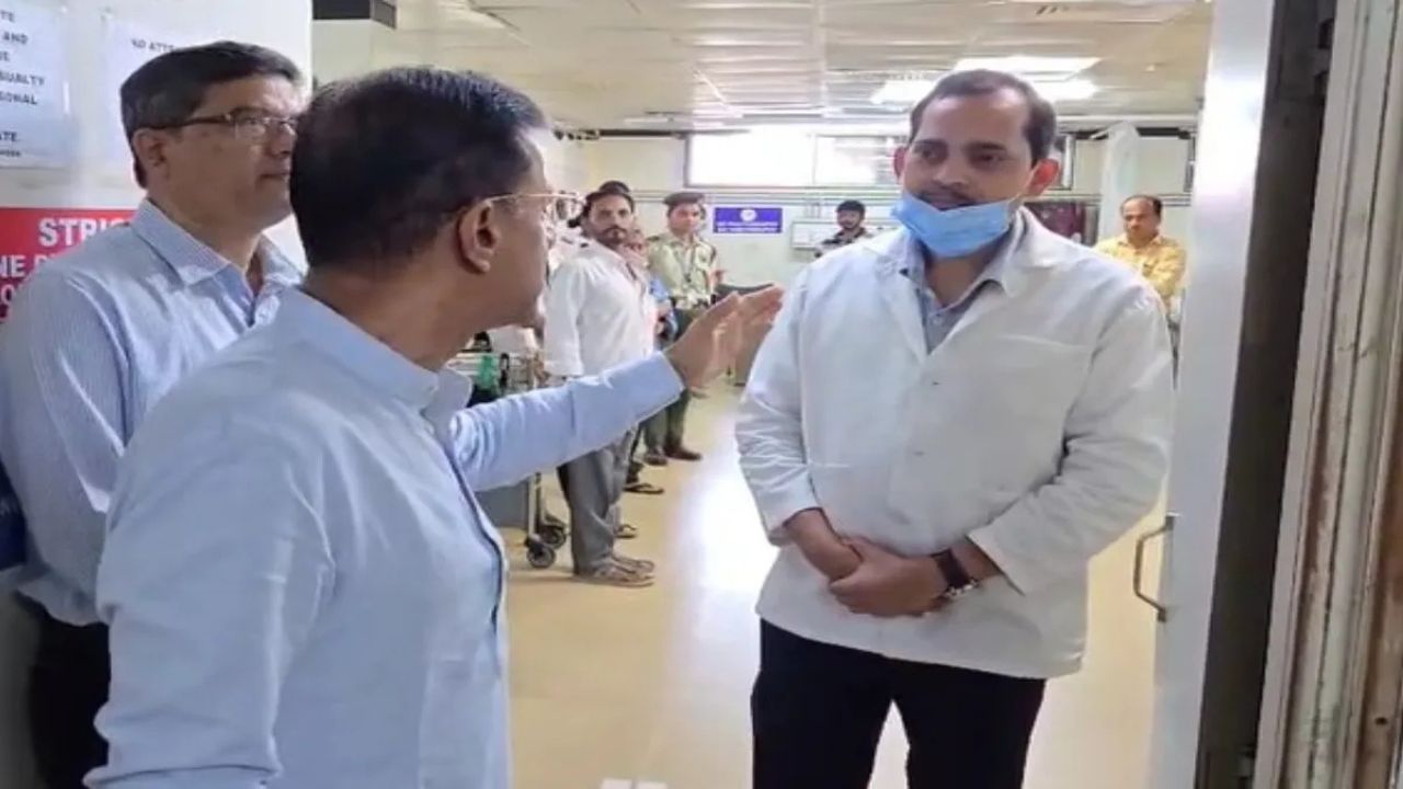 Goa News: गोवा के स्वास्थ्य मंत्री ने डॉक्टर को दिया कड़ा संदेश! एक शब्द ने बदल दी डॉक्टर की नौकरी, जानिए पूरा विवाद
