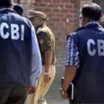 CBI ने IRS ऑफिसर और साथी को रिश्वत लेते रंगे हाथों किया गिरफ्तार! CBI ने छापा मारकर पकड़ा