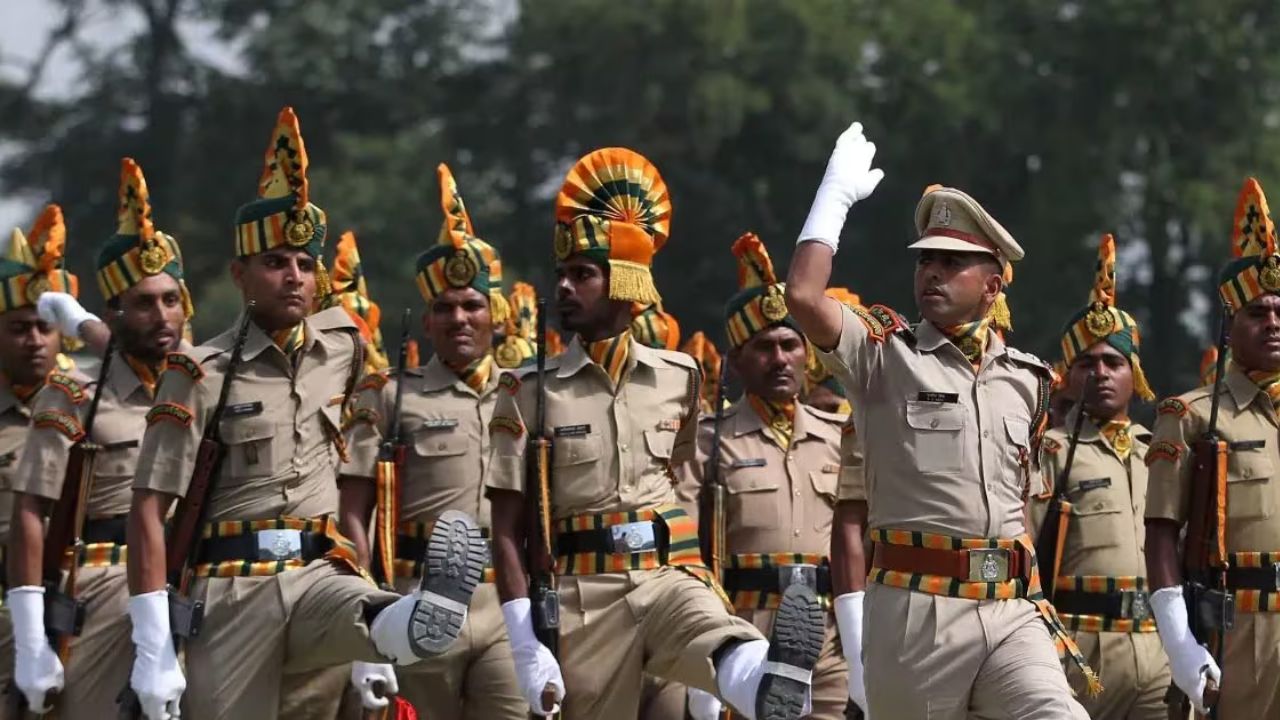 UP Police Constable Bharti: यूपी पुलिस में 23763 पदों की भर्ती जल्द शुरू! आवेदन से पहले जान लें ये खास बातें