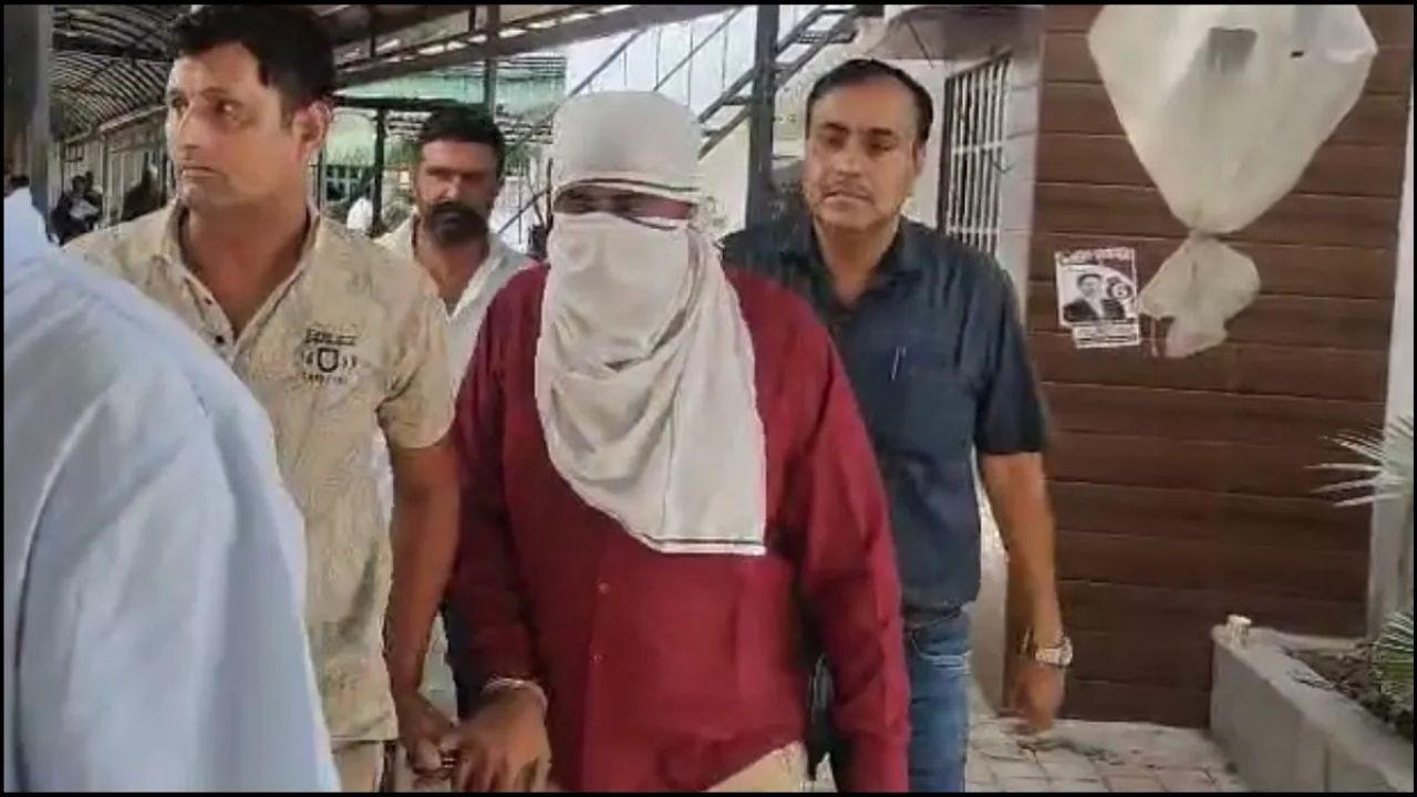 Delhi News: पाकिस्तान के आदेश पर भारत में स्लीपर सेल्स का निर्माण कर रहा था हसीन