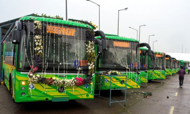 Delhi DEVI Bus Inauguration: रेखा गुप्ता सरकार का बड़ा दांव, क्या DEVI बसें बनाएंगी दिल्ली को प्रदूषण मुक्त?