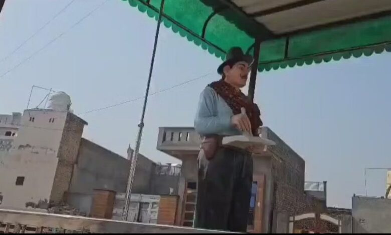 Haryana: शहीदों का अपमान सहन नहीं, समन गांव में मूर्ति तोड़ने वाले के खिलाफ कार्रवाई की मांग