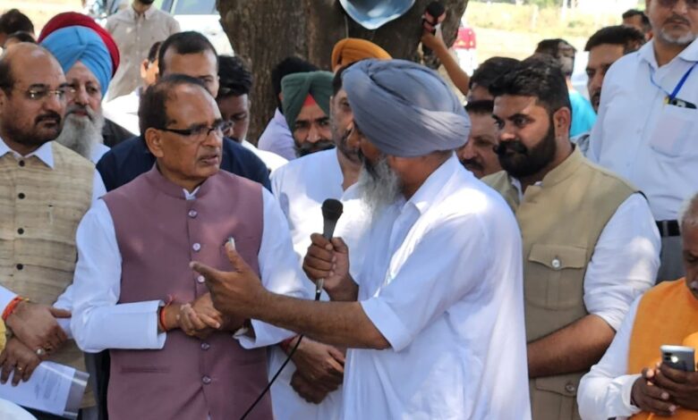 Shivraj Singh Chauhan: विकसित कृषि संकल्प अभियान के तहत किसानों से संवाद, किसानों की समस्याओं को समझा
