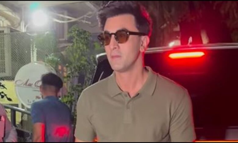 Ranbir Kapoor: शूटिंग के बीच रणबीर कपूर का भगवान राम वाला रूप आया सामने, फैला सोशल मीडिया पर जादू