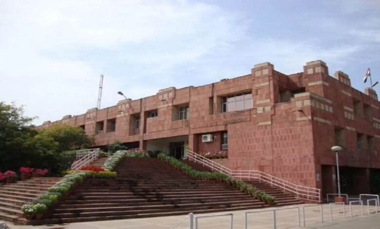 Delhi News: JNU के Godavari हॉस्टल में कोरोना का पहला केस, पूरे कैंपस में मचा हड़कंप!