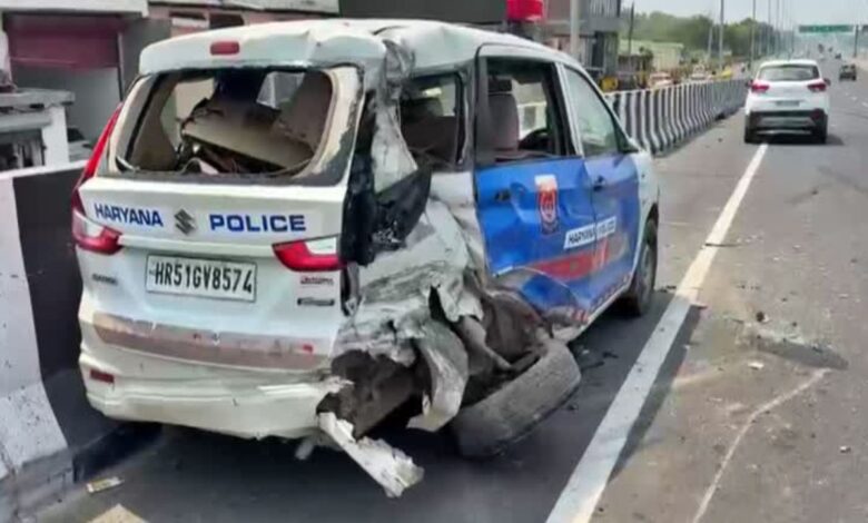 Haryana: DND-KMP एक्सप्रेसवे पर बड़ा हादसा, पुलिस वाहन को स्कॉर्पियो ने मारी जोरदार टक्कर