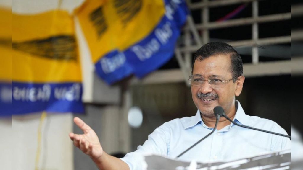 Arvind Kejriwal Gujarat visit: दिल्ली की हार भूले केजरीवाल, गुजरात से मिल गई नई संजीवनी! जानिए आगे की रणनीति