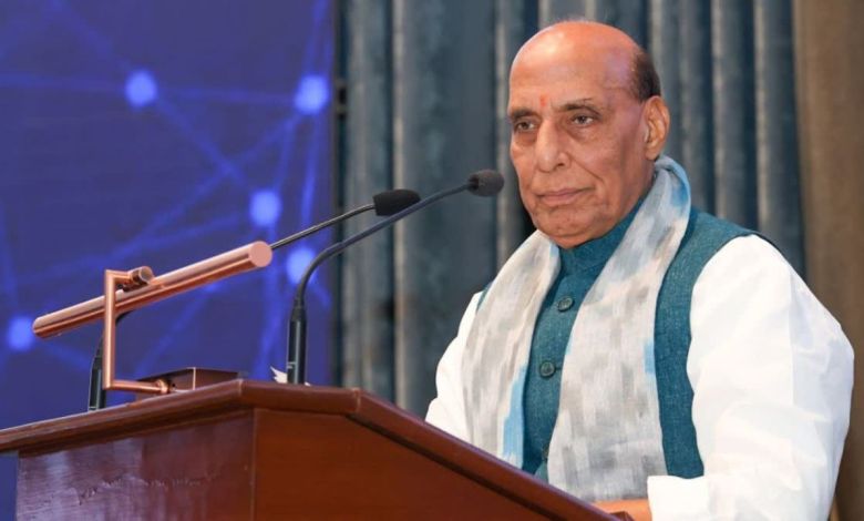 रक्षामंत्री Rajnath Singh का बड़ा संदेश! सिर्फ कागज़ी काम नहीं, सैनिकों की रक्षा में भी योगदान
