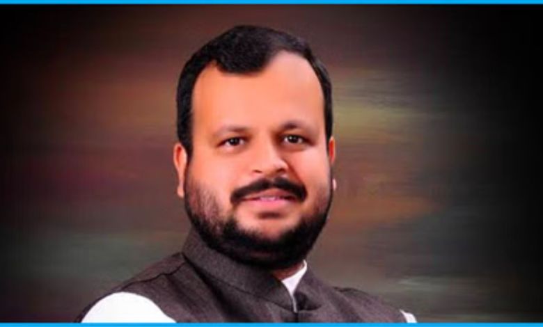 Haryana News: हरियाणा विधानसभा में HCS अधिकारी की नियुक्ति पर बवाल! सांसद वरुण चौधरी ने उठाए सवाल