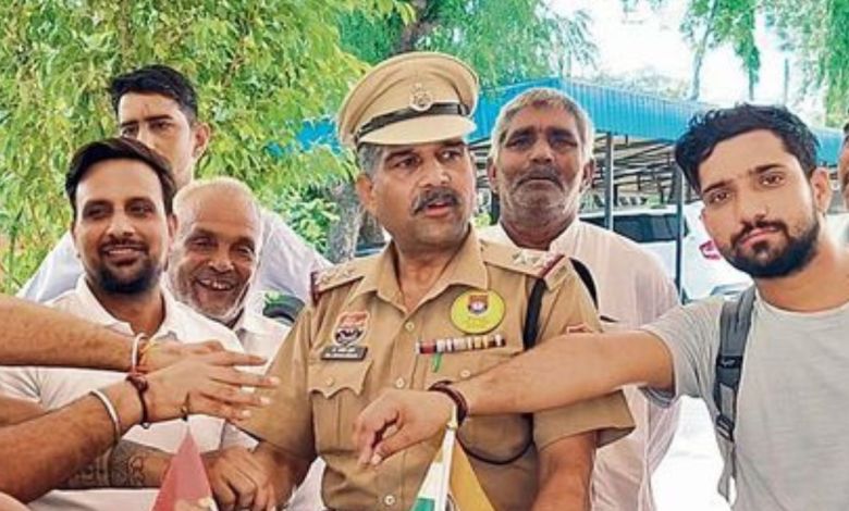 Haryana: गुरुग्राम से साइकिल चलाकर पहुंचे अधिकारी, लौटे में नमक डाल युवाओं से लिया नशा छोड़ने का संकल्प