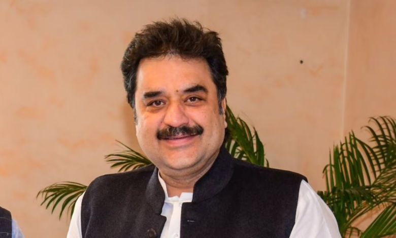 कुलदीप बिश्नोई ने राजनीति से एक साल के विराम के बाद जनहित दिवस पर दिखाई अपनी ताकत, लोगों की उम्मीदें बढ़ीं