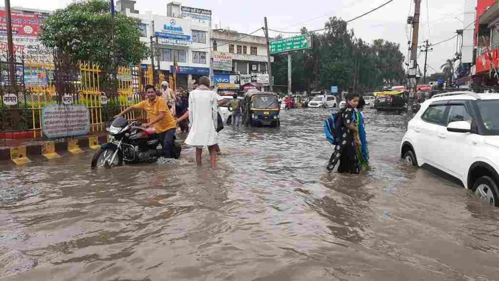 Gurugram News: क्यों भरी सड़क पर पानी? गुरुग्राम डीसी 12 को देंगे कोर्ट में जवाब
