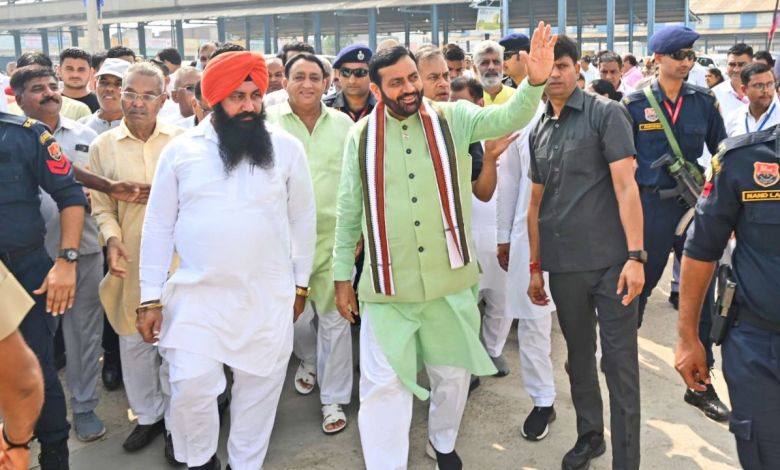 Severe Punjab Floods: पंजाब में बाढ़ की मार, Haryana ने तुरंत कदम उठाया और भेजी राहत सामग्री, CM नायब सैनी बोले – हम साथ हैं