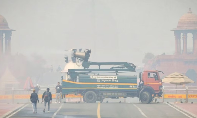 Increasing cold and toxic air in Delhi worsens the situation, with AQI crossing 400 in 35 areas, and a cold wave alert issued.