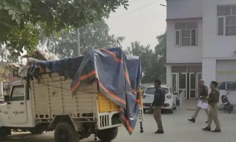 बेटे ने की मां और उसके प्रेमी की हत्या शवों को लेकर सीधा पहुंचा थाने और कहा गाड़ी में पड़े हैं दो शव निकाल लो