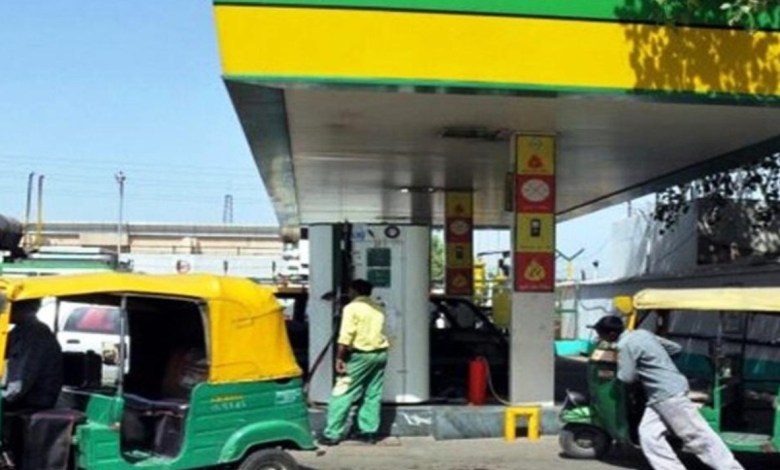 CNG की असली सच्चाई, इन शहरों में 15 रु तक महंगी – जानिए वजह