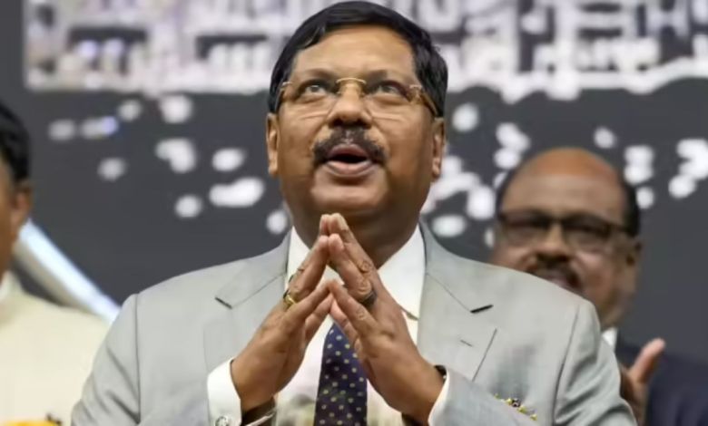 BR Gavai ने छोड़ा CJI का कार, और किया ऐसा काम जो मीडिया और नेताओं को भी चौंका गया