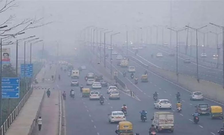 Delhi AQI Today: दिल्ली का दम घुटा! AQI पहुँचा 722 पर, जानिए क्यों बेअसर रहा GRAP-3 का प्लान?