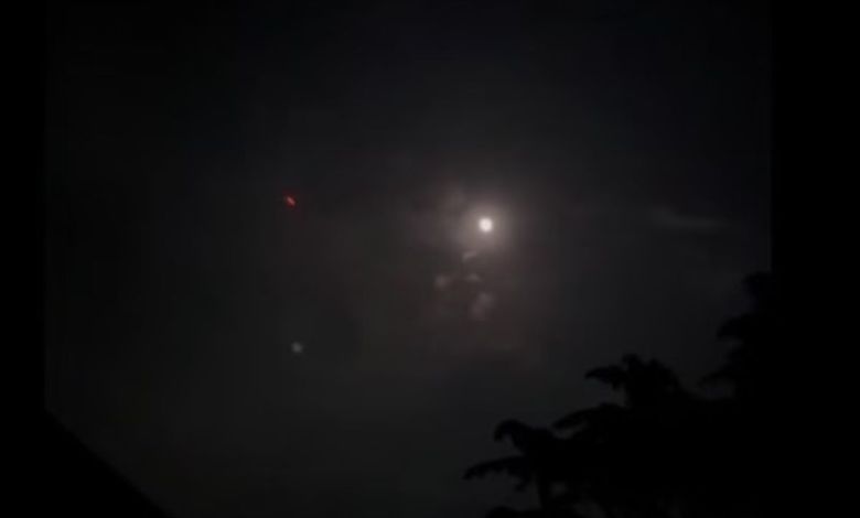 जम्मू कश्मीर में पाकिस्तानी ड्रोन की घुसपैठ, सेना ने LoC पर खोली मशीनगन फायरिंग
