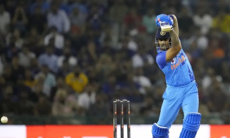 सूर्यकुमार यादव ने धोनी को पछाड़ा, टी20 में सबसे ज्यादा स्कोर डिफेंड की जीत